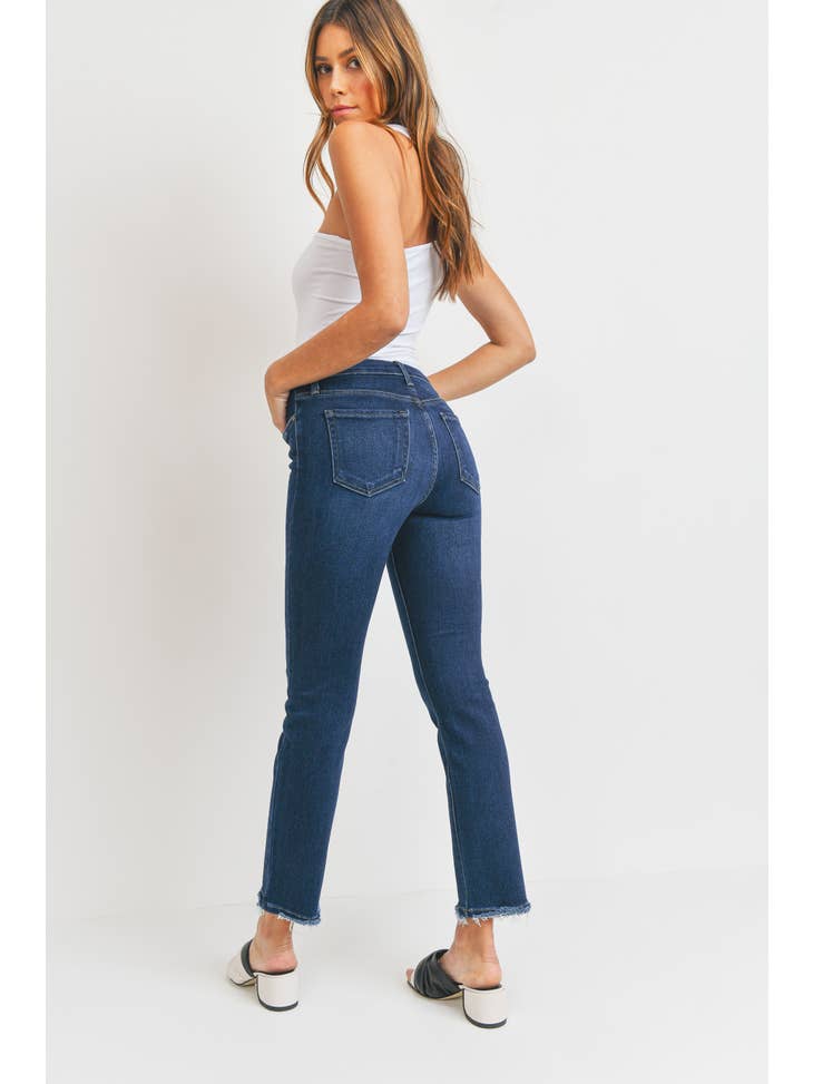 Clean High Rise Straight - Dark Wash