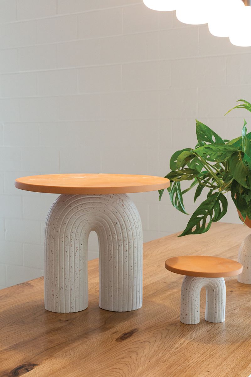 Large Enara Stand