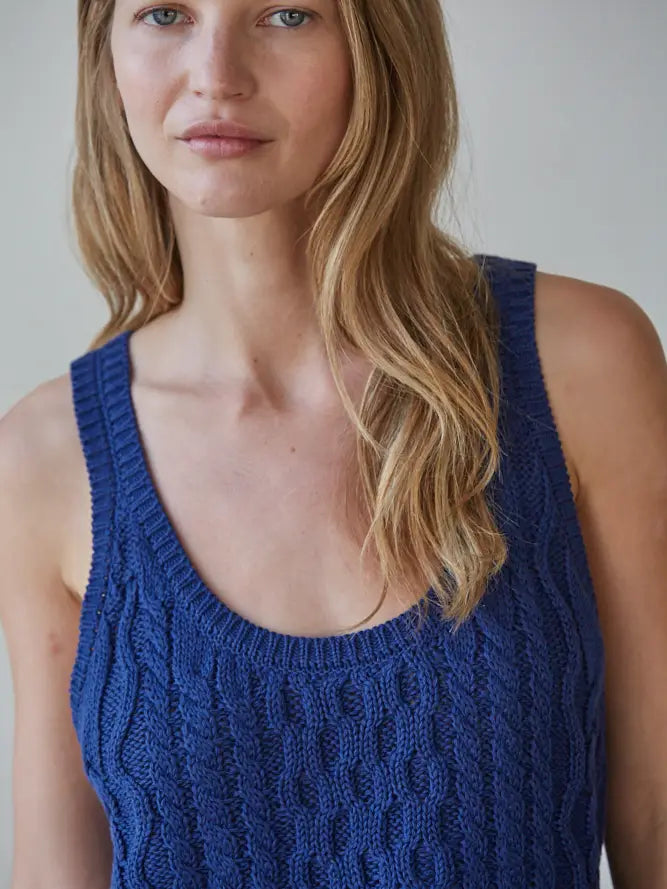 Scoop Neck Sleeveless Tank - Navy