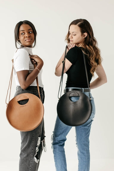 Britt Circle Crossbody - Honey