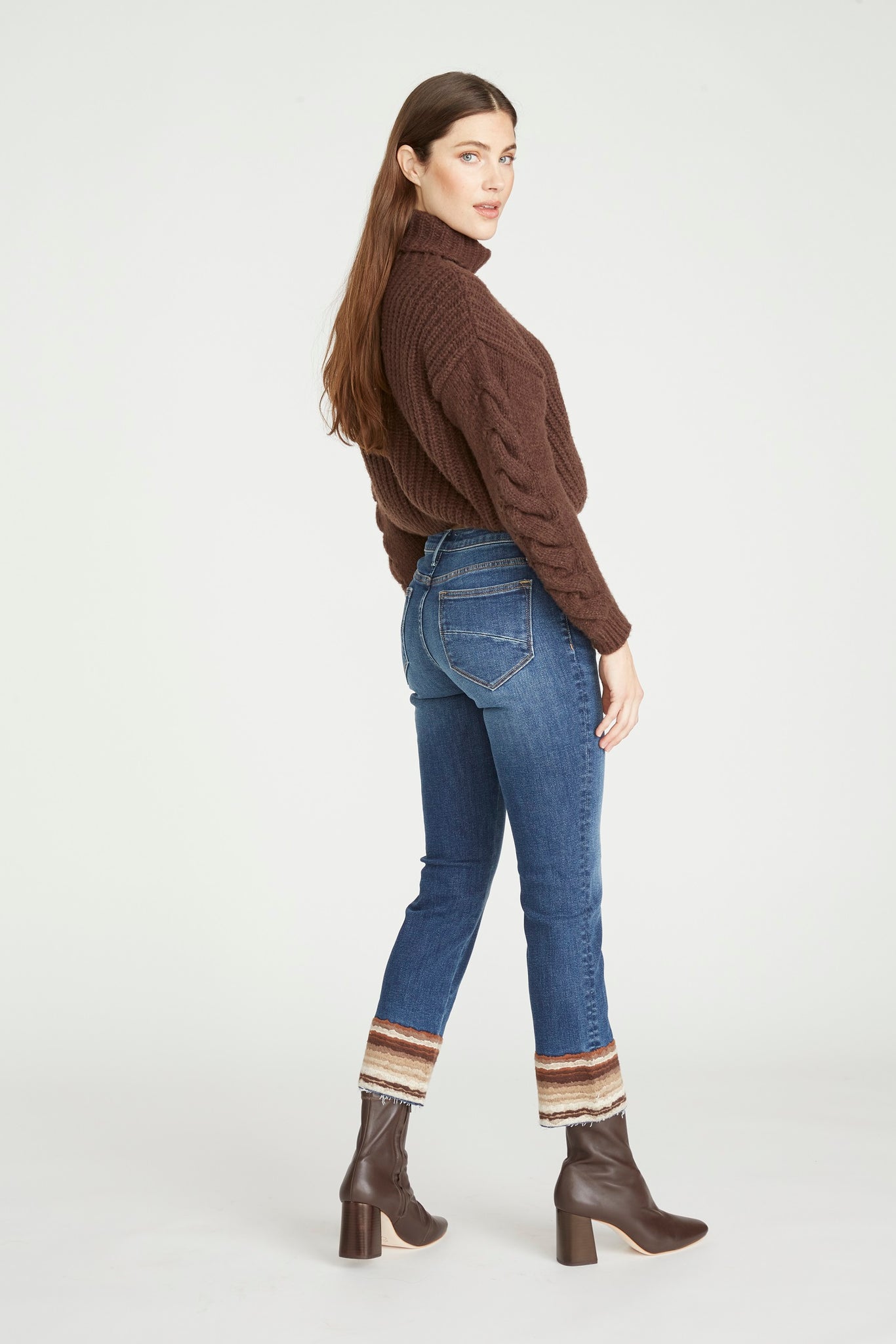 Colette Straight Crop - Woodlawn