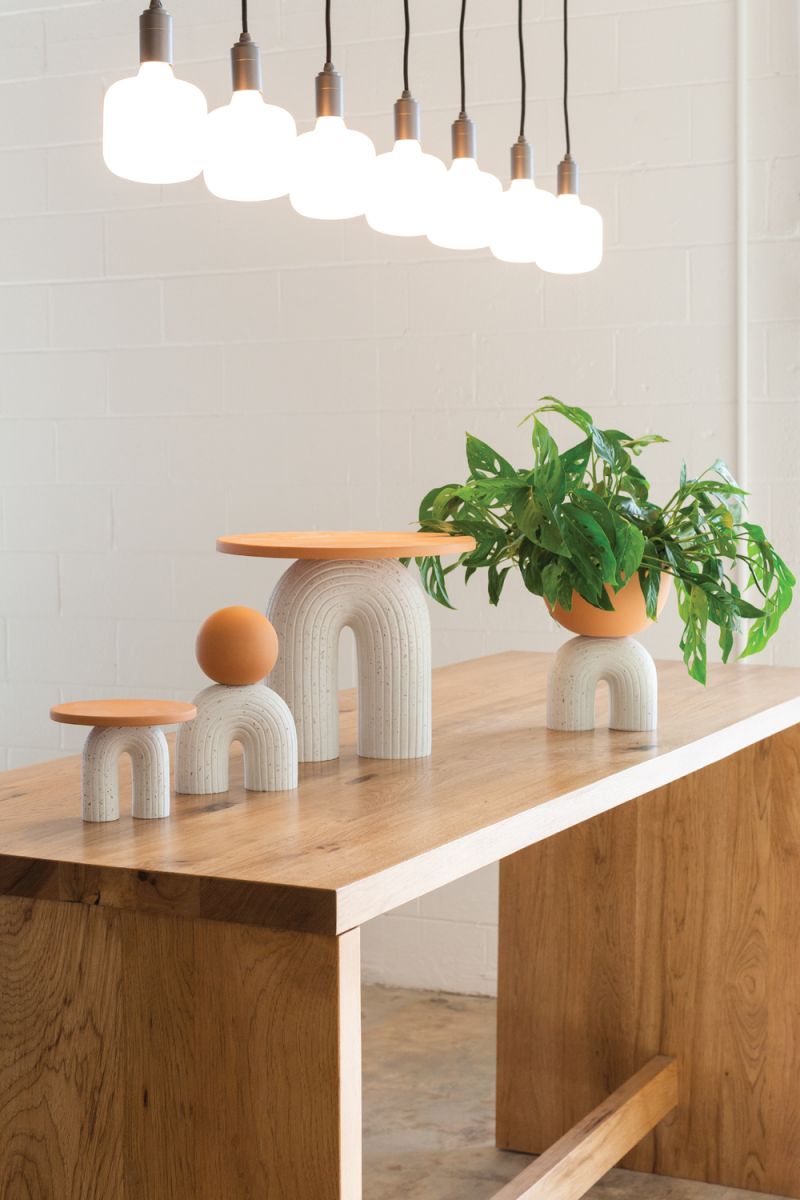 Large Enara Stand