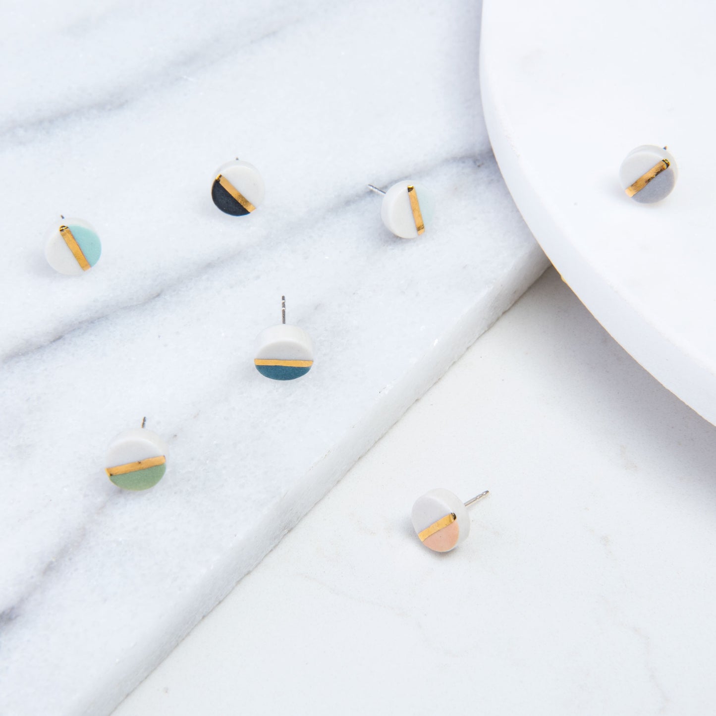 Horizon Stud Earrings - Black