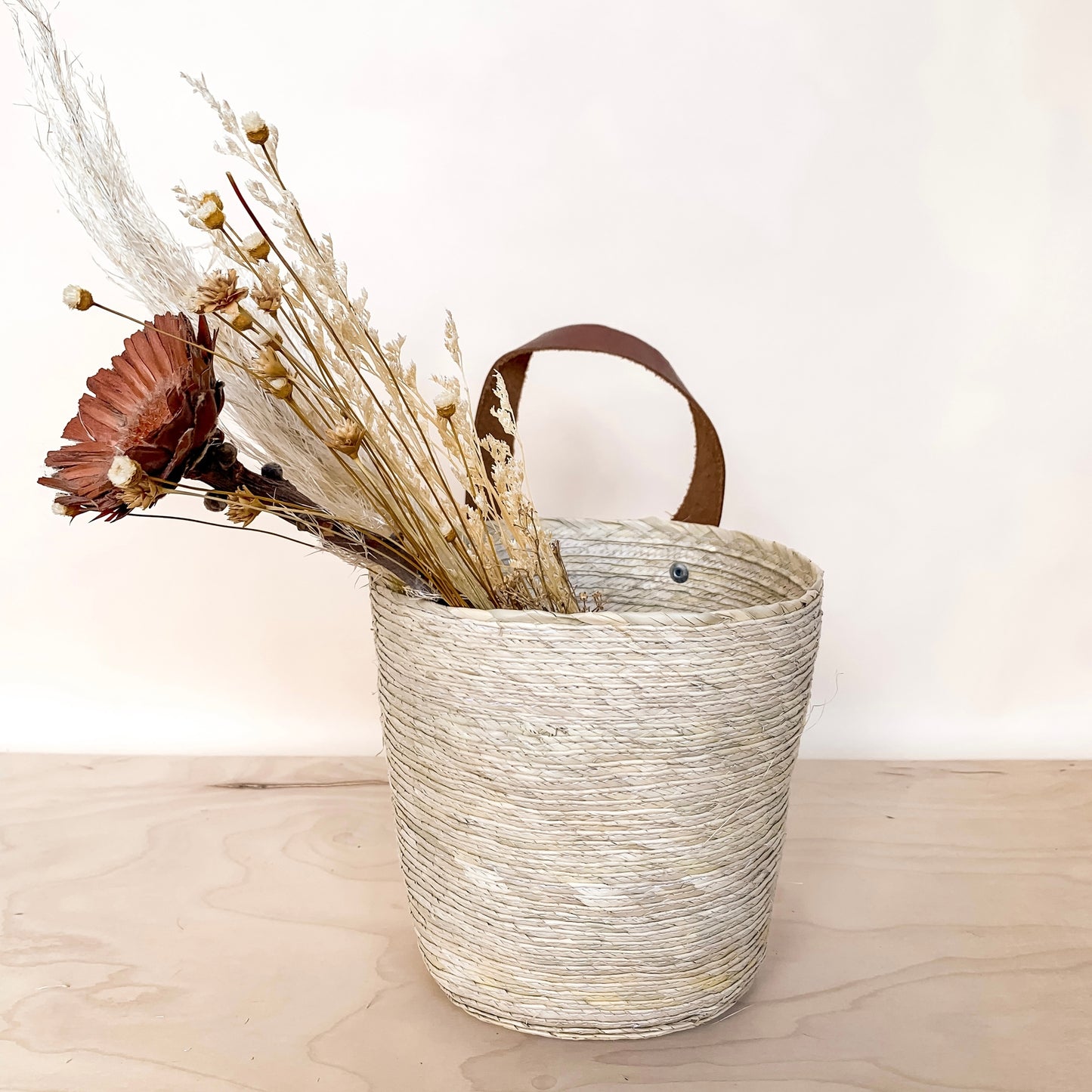 Del Sol Wall Basket