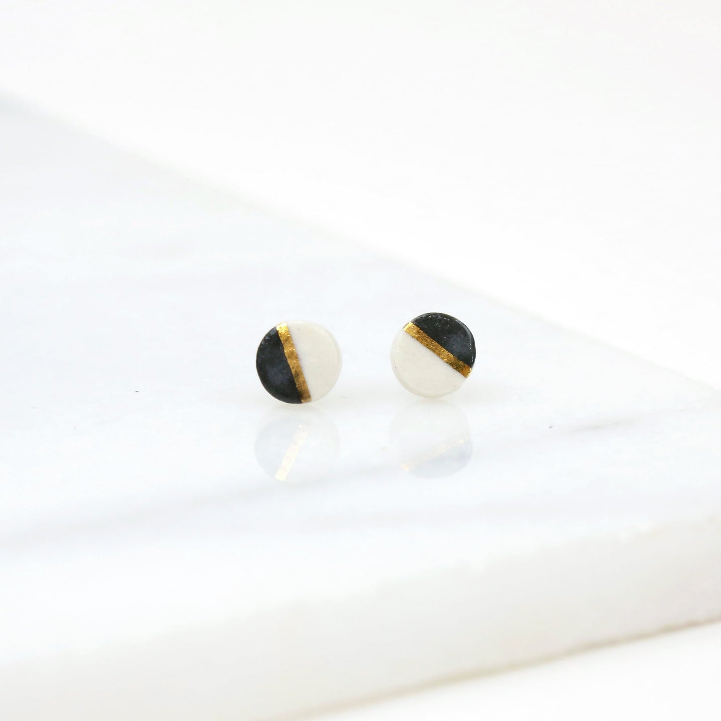 Horizon Stud Earrings - Black