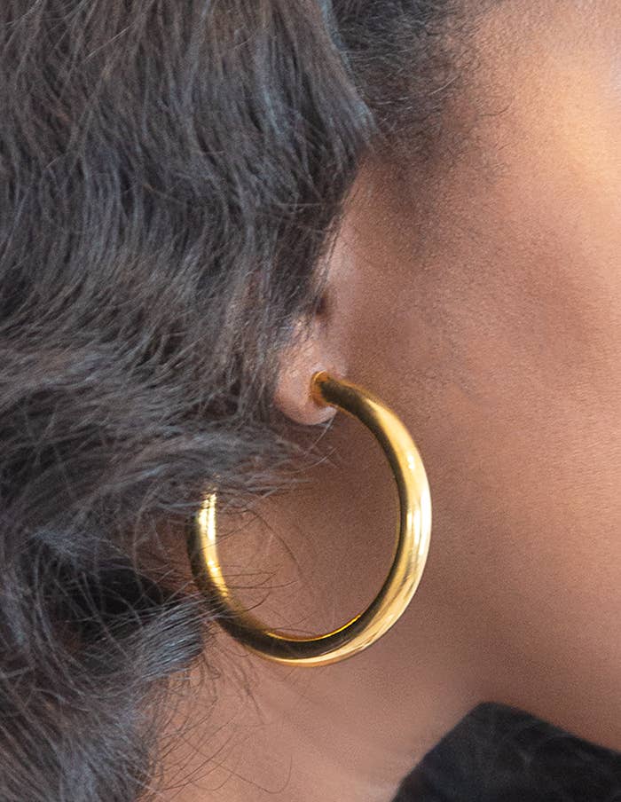 Medium Hoop Earrings - Gold