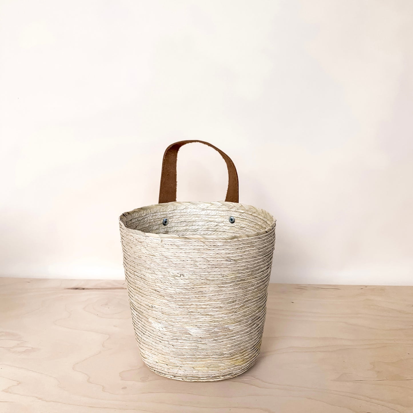 Del Sol Wall Basket