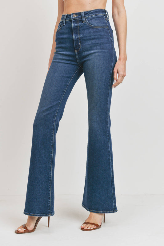 High Rise Clean Bell Bottom - Dark Wash