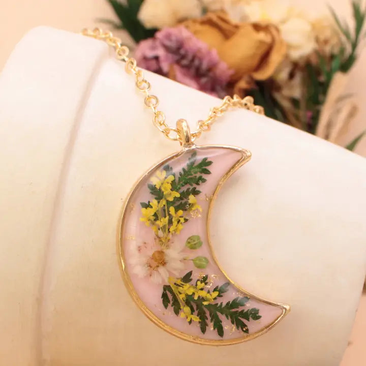 Dried Floral Necklace - Pink Moon