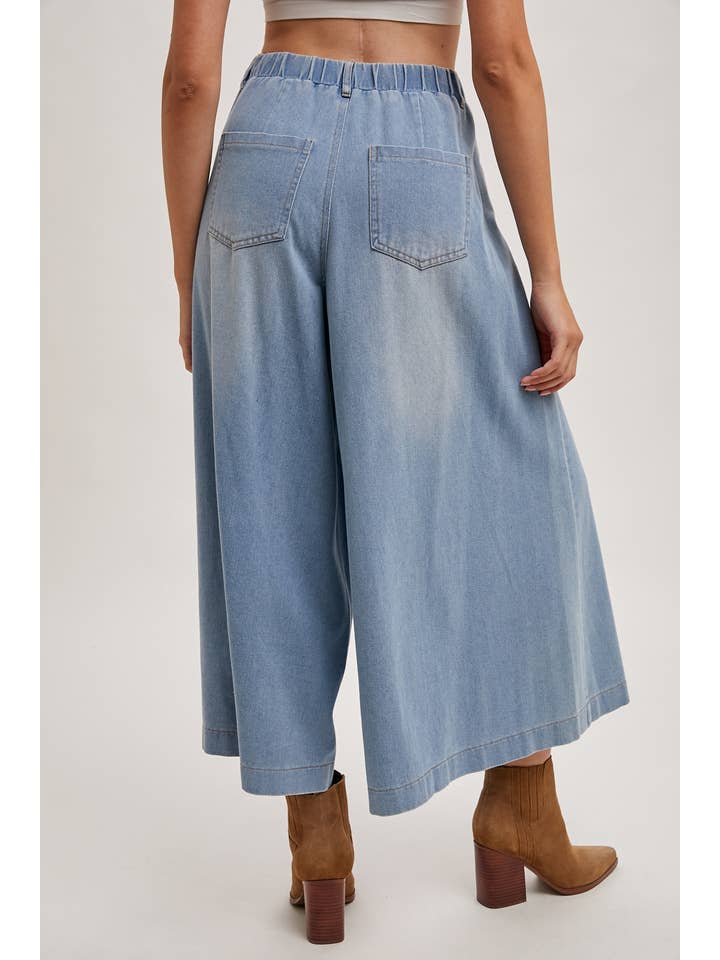 Wide Leg Crop Jeans - Light Wash