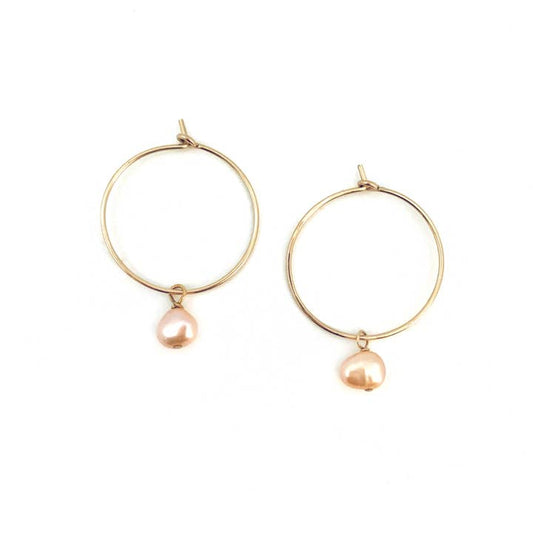 Perla Tiny Hoop Earring - Peach Pearl