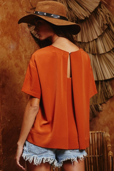 Keyhole Detail Pleated Top - Rust - Final Sale