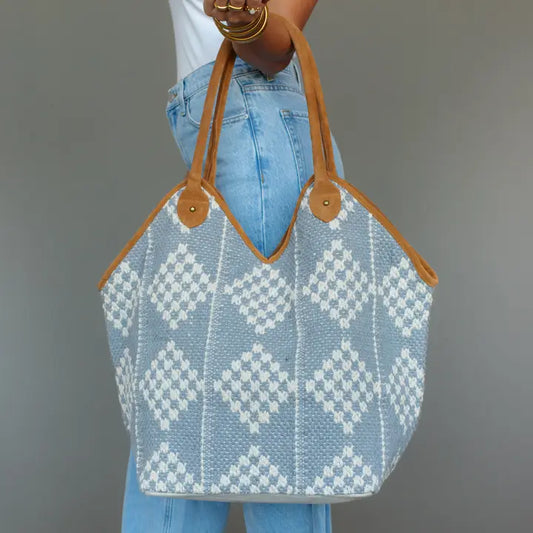 Diamond Pattern Tote - Gray & Cream