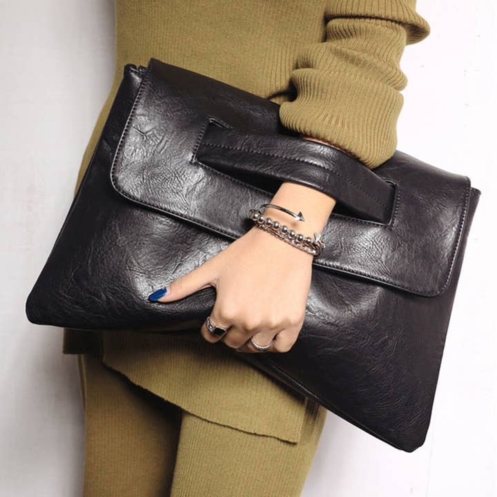 The Parisienne Clutch - Black