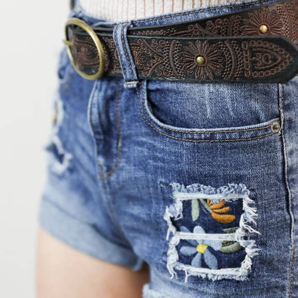 Floral Stitch Oval Buckle Belt - Black