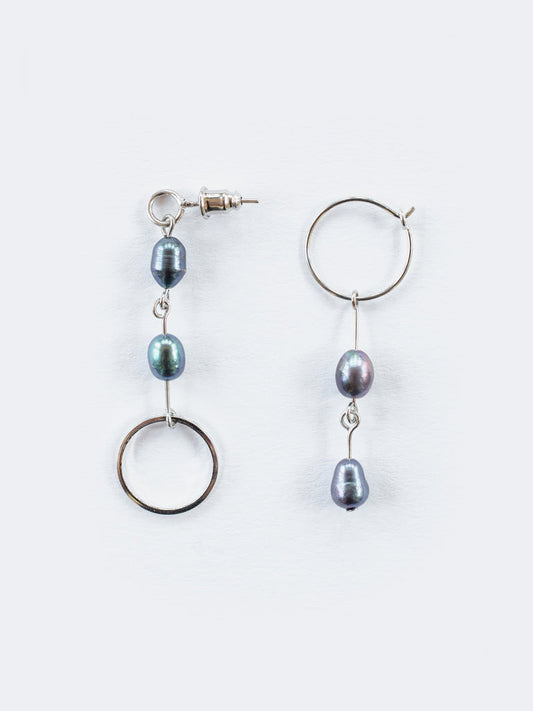 Parallel Earrings - Pearl