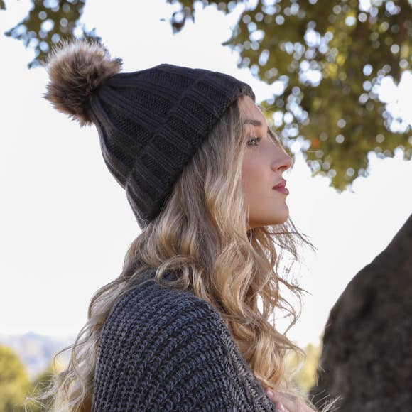 Ribbed Faux Fur Pom Beanie - Gray