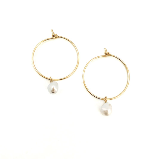 Perla Tiny Hoop Earring - White Pearl